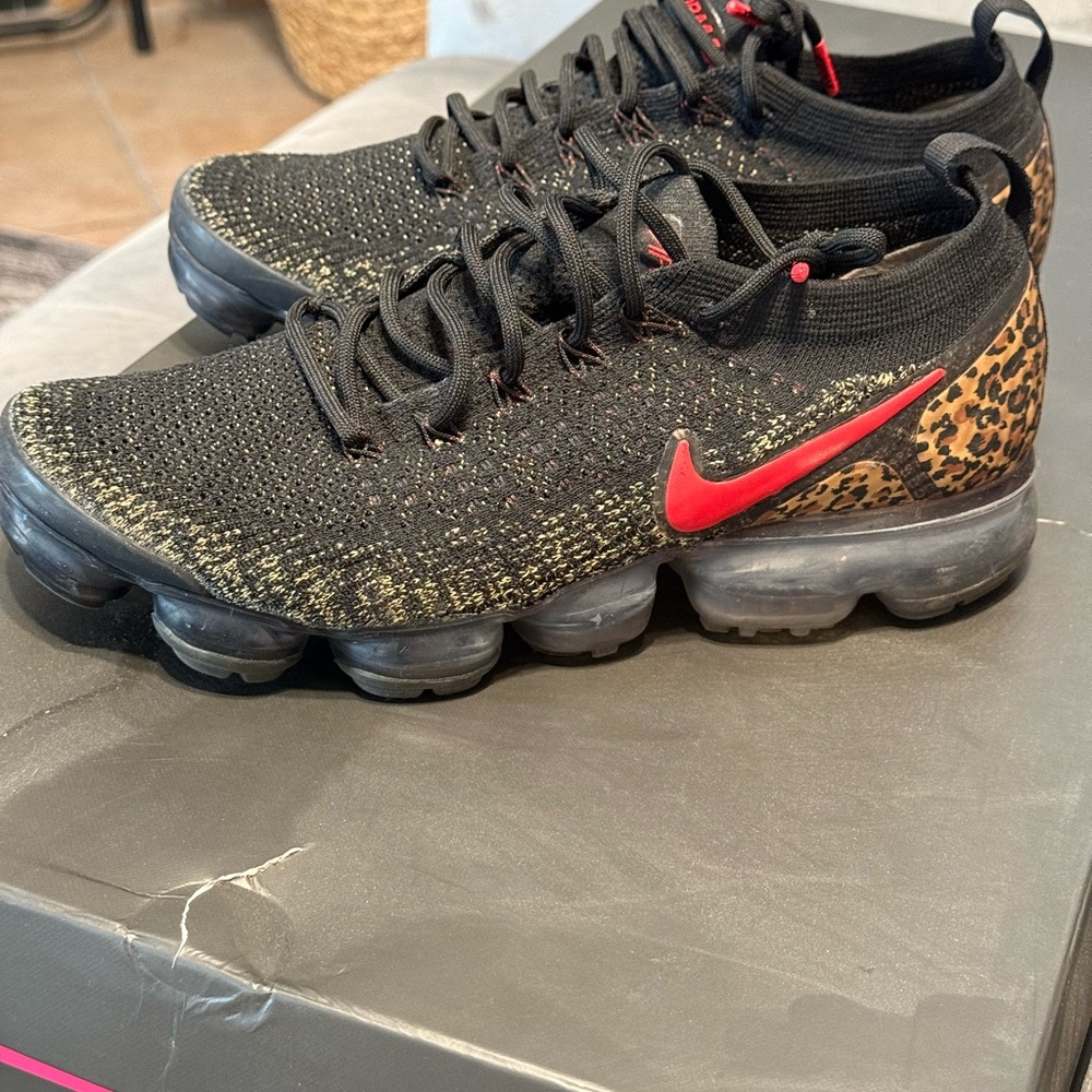 Nike Air VaporMax Flyknit 2 Cheetah BV6117-001 Women's Size 10